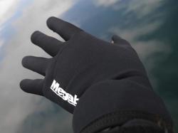 Megabass Ti Glove Black and White