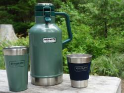 Stanley Classic Easy-Pour Growler Hammertone Green 1.9L